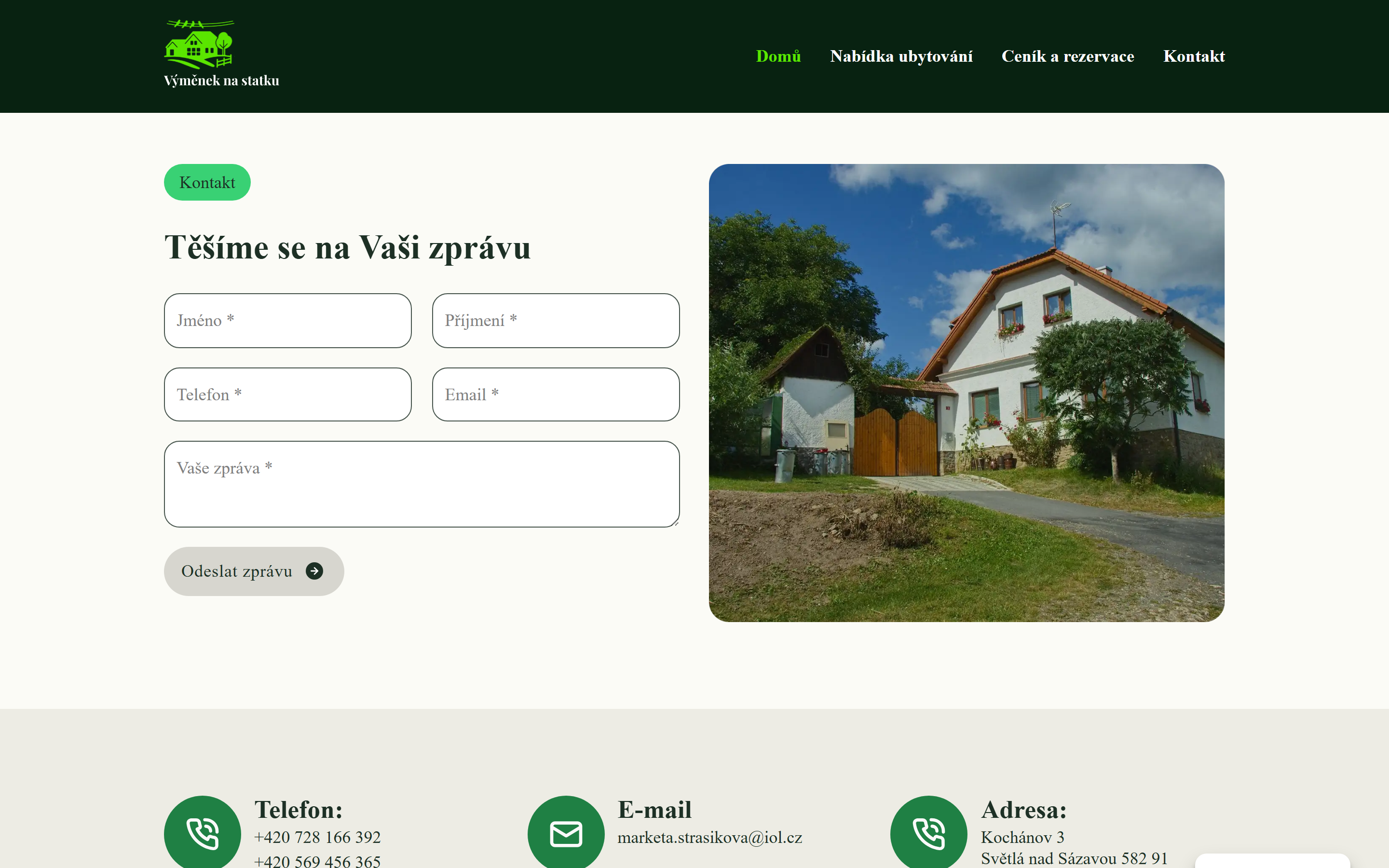 Sekce Kontakt s poptávkovým formulářem a fotografií statku.